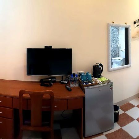 J. Home Kaohsiung Buitenkant foto
