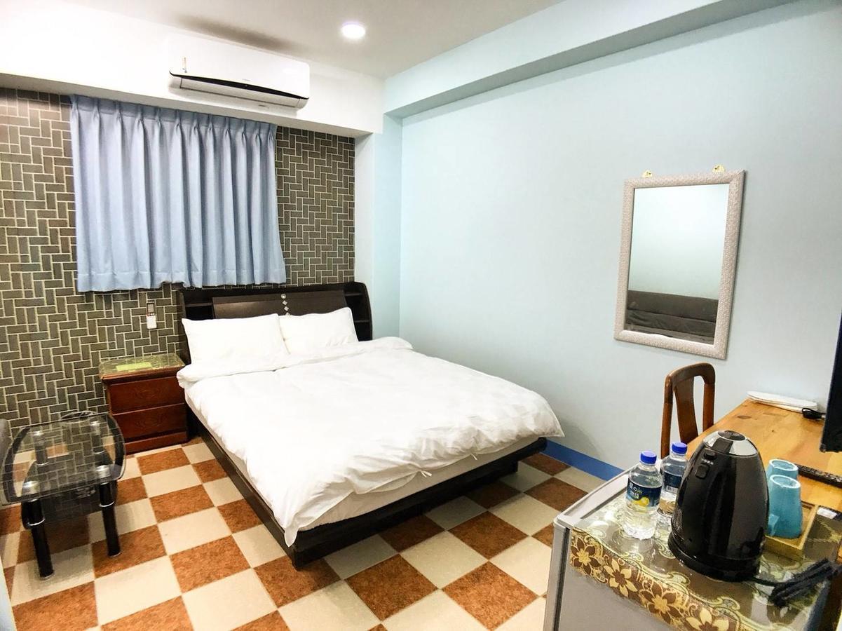 J. Home Kaohsiung Buitenkant foto