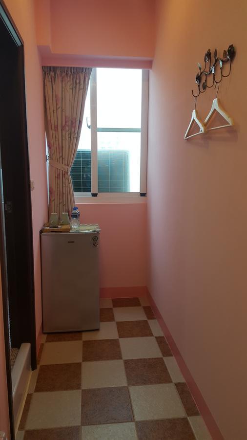 J. Home Kaohsiung Buitenkant foto